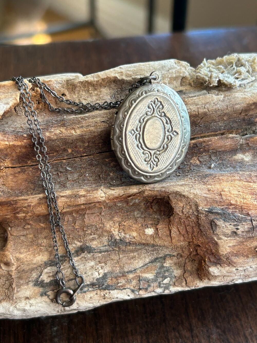 Vintage silver tone locket